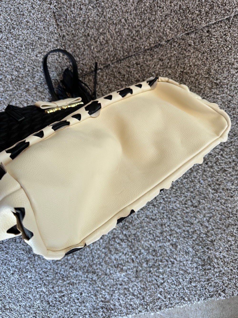 Betsey Johnson Black & Cream Heart Bow Tote - Picture 4 of 7